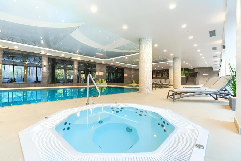 Nadmorskie Tarasy - Apartament D213 Z Garazem I Rowerami Kolobrzeg Ngoại thất bức ảnh