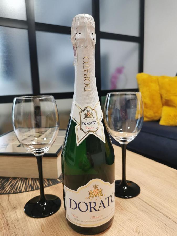 Nadmorskie Tarasy - Apartament D213 Z Garazem I Rowerami Kolobrzeg Ngoại thất bức ảnh