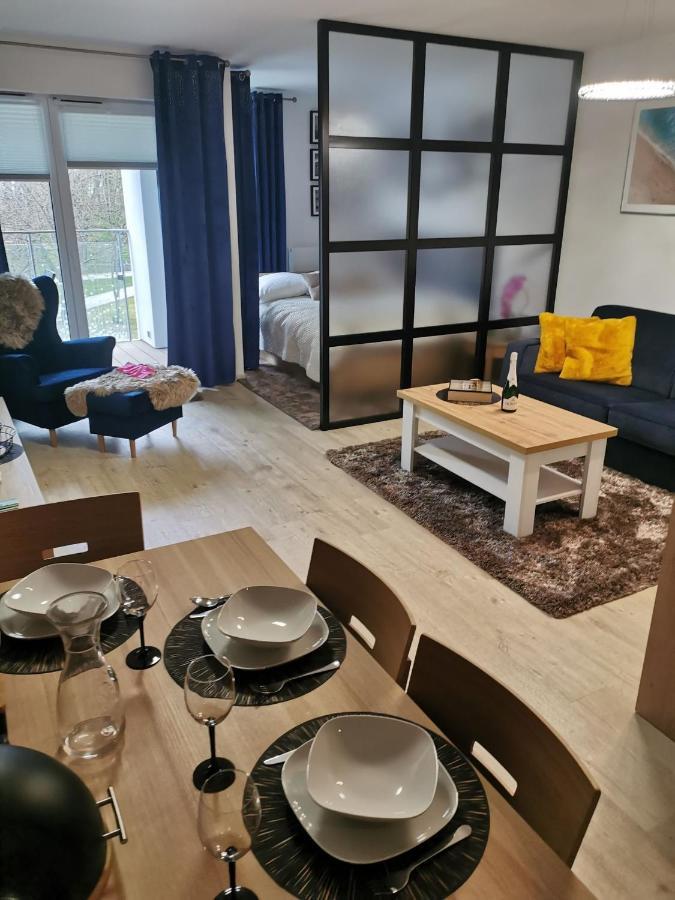Nadmorskie Tarasy - Apartament D213 Z Garazem I Rowerami Kolobrzeg Ngoại thất bức ảnh